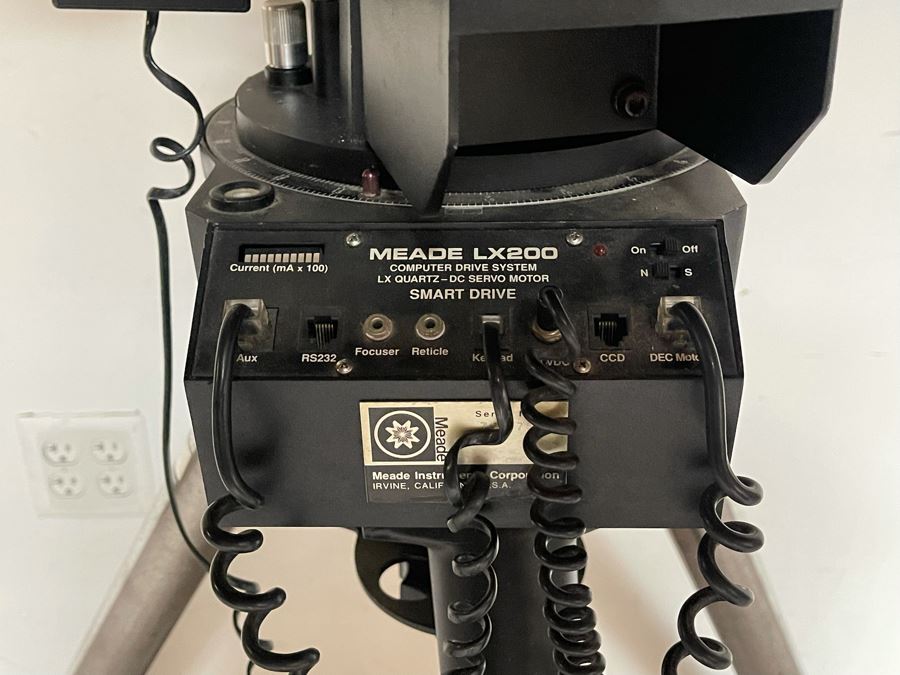 Meade LX200 EMC Telescope With Smart Drive, Remote Control & Tripod (See Photos For Dent In Side Of Metal) [Photo 5]