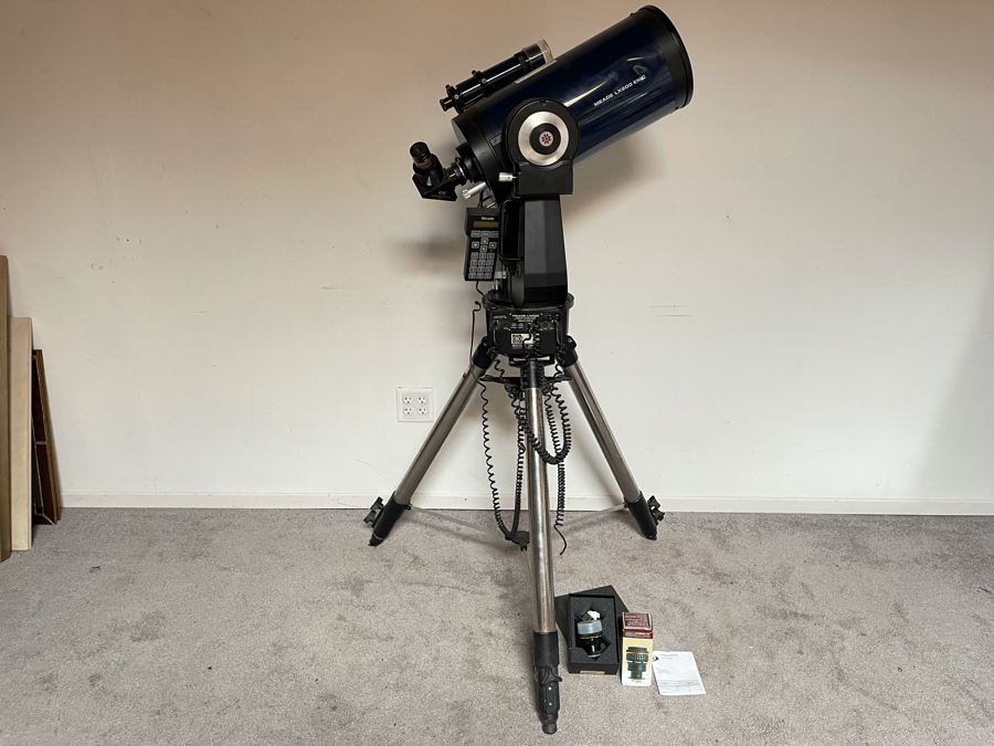 Meade LX200 EMC Telescope With Smart Drive, Remote Control & Tripod (See Photos For Dent In Side Of Metal) [Photo 4]