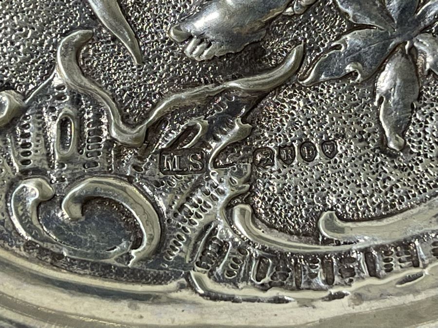 Moses Salkind Stunning Antique 1892 English Repousse Sterling Silver Footed Dish Featuring Pair Of Cherubs With English Silver Hallmarks M.S. 8”R 242g Silver Melt Value $148 [Photo 19]