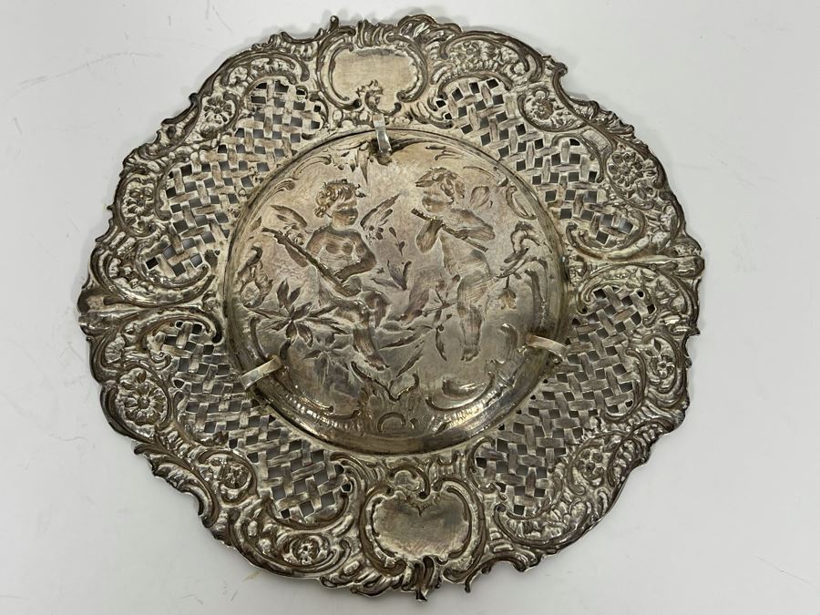 Moses Salkind Stunning Antique 1892 English Repousse Sterling Silver Footed Dish Featuring Pair Of Cherubs With English Silver Hallmarks M.S. 8”R 242g Silver Melt Value $148 [Photo 23]