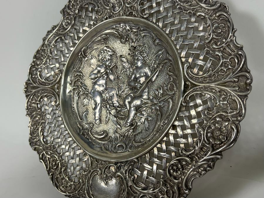 Moses Salkind Stunning Antique 1892 English Repousse Sterling Silver Footed Dish Featuring Pair Of Cherubs With English Silver Hallmarks M.S. 8”R 242g Silver Melt Value $148 [Photo 20]