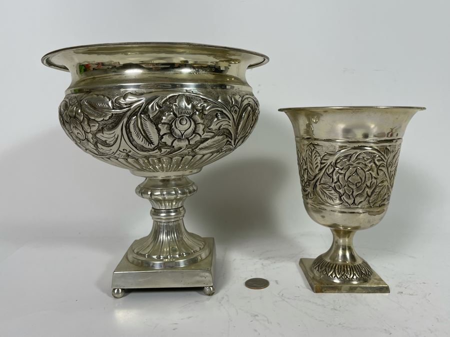 Pair Of Lacquered Footed Vases From India [Photo 3]