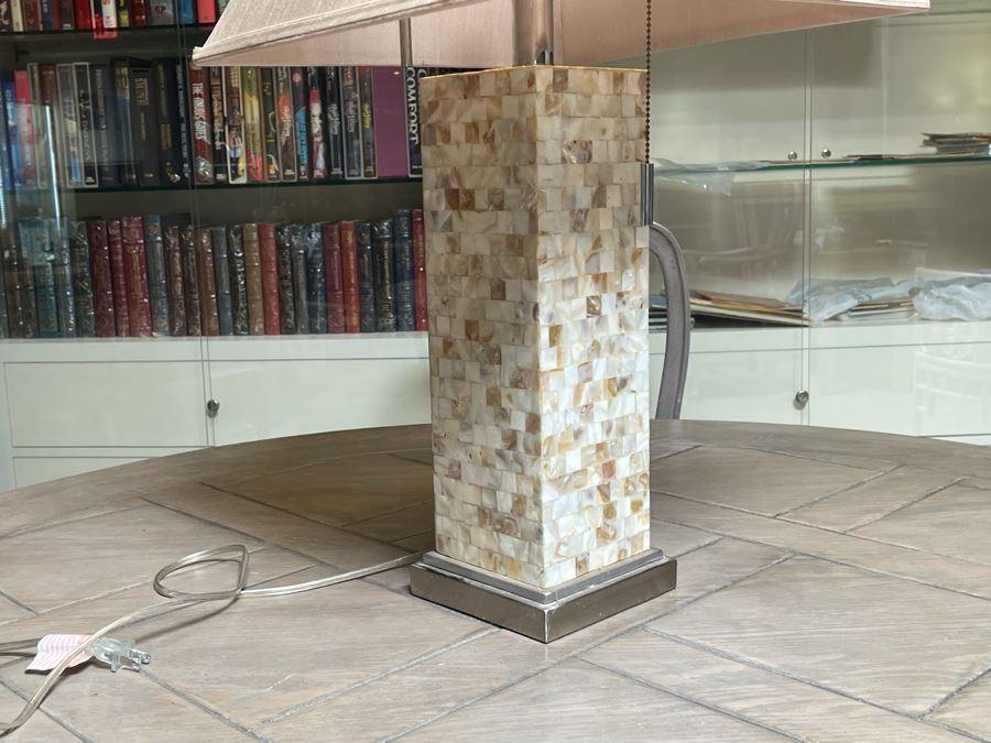 Mother Of Pearl Mosiac Table Lamp 31H [Photo 4]