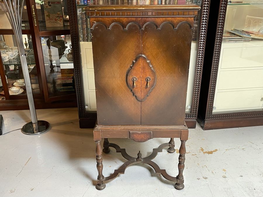 Vintage Thomas Edison Model R1 Cabinet (No Phonograph) 22W X 18D X 46H [Photo 3]