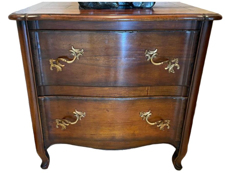 Henredon Wooden Nightstand 2-Drawer Dresser 31W X 22D X 30.5H [Photo 8]