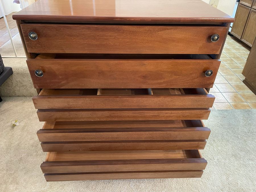 Stanley Furniture Mid-Century Modern Chest Of Drawers Dresser With 5 Drawers 38W X 18D X 43.5H [Photo 8]