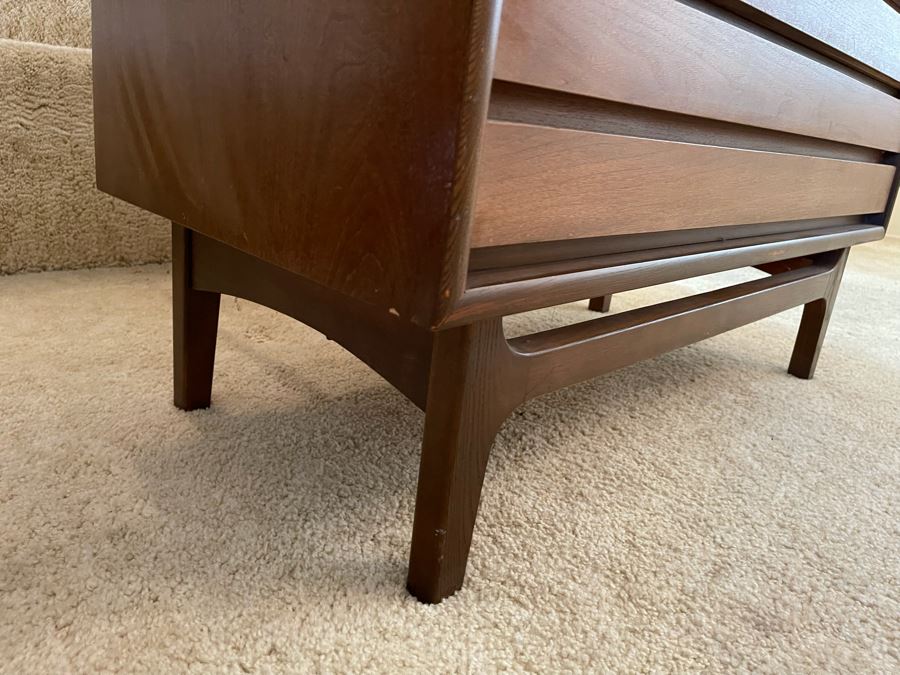 Stanley Furniture Mid-Century Modern Chest Of Drawers Dresser With 5 Drawers 38W X 18D X 43.5H [Photo 4]