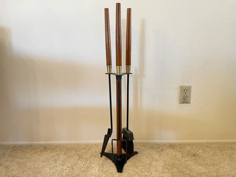 MidCentury Modern ThreePiece Standing Fireplace Tool Set 31H