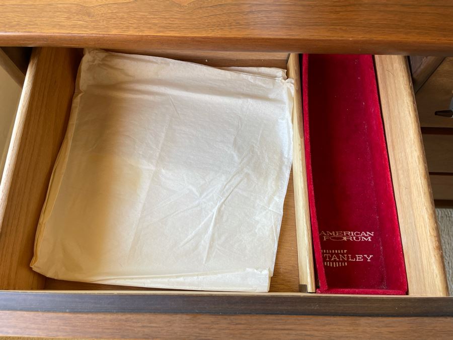 Mid-Century Modern Stanley Furniture Bedroom Set Includes: Dresser 68W X 18D X 31H, Nightstand 24W X 15D X 22.5H And Mid-Century Modern Table Lamp 34.5H [Photo 7]