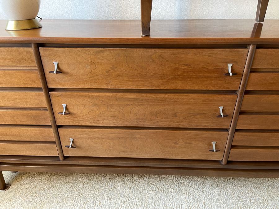 Mid-Century Modern Stanley Furniture Bedroom Set Includes: Dresser 68W X 18D X 31H, Nightstand 24W X 15D X 22.5H And Mid-Century Modern Table Lamp 34.5H [Photo 6]