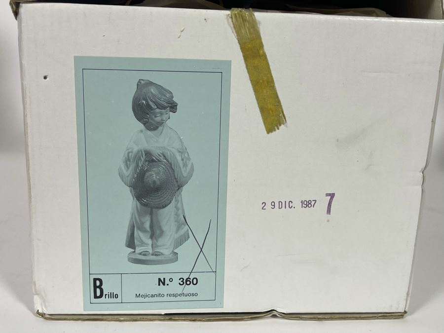 Pair Of Nao By Lladro Figurines With Original Boxes  No. 359 & 360 Mexican Girl With Poncho & Straw Hat & Mexican Girl With Jug Vase 11H  [Photo 10]