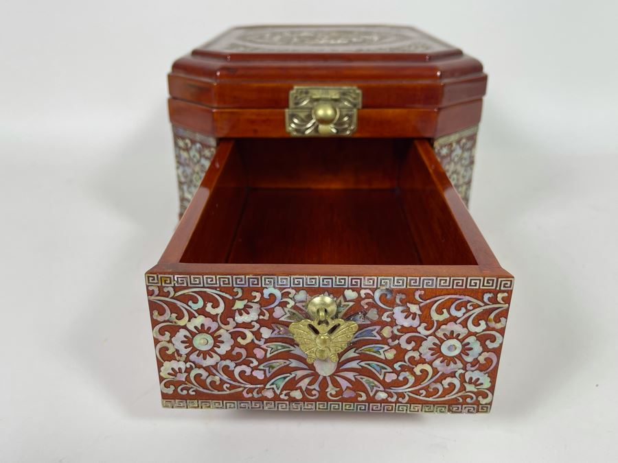 Vintage Korean Mother Of Pearl Inlay Jewelry Box With Folding Mirror 10W X 8D X 5.5H [Photo 15]