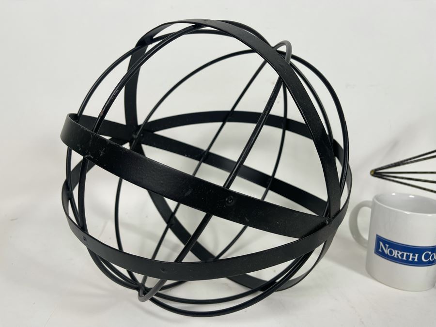 Metal Sphere 12W And Metal Star Sculpture 12W [Photo 7]
