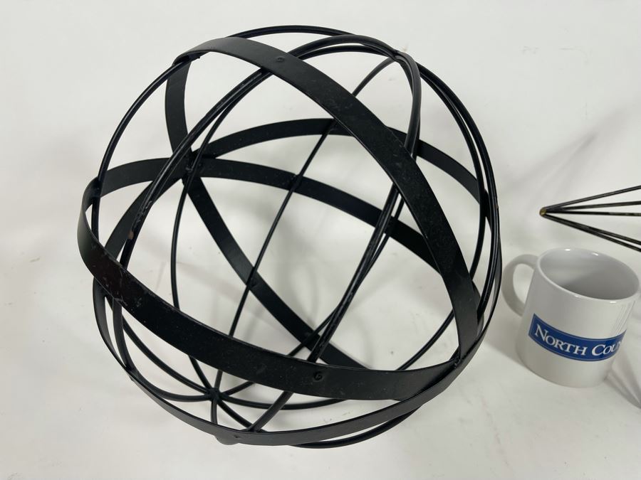Metal Sphere 12W And Metal Star Sculpture 12W [Photo 8]