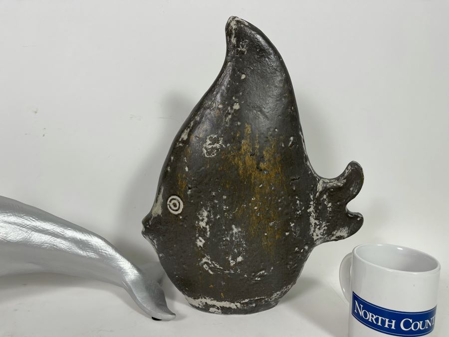 Decorative Dolphin And Fish Sculpture [Photo 5]