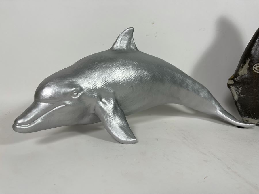 Decorative Dolphin And Fish Sculpture [Photo 4]