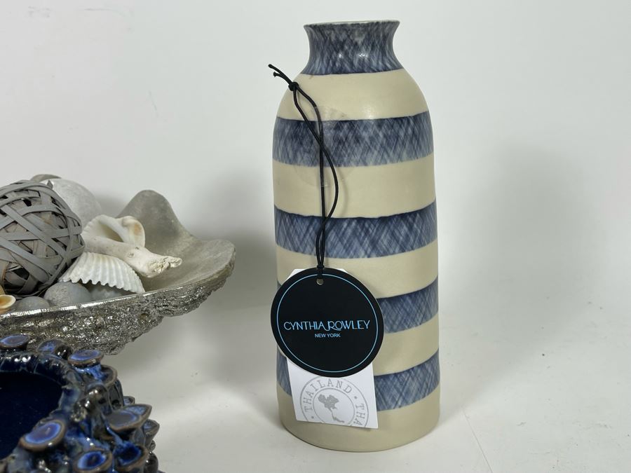 Large Centerpiece Faux Shell With Nautical Decorations, Pair Of Vases And Glass Paperweight [Photo 5]