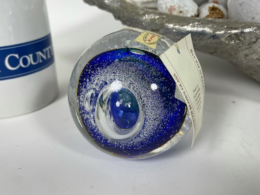 Large Centerpiece Faux Shell With Nautical Decorations, Pair Of Vases And Glass Paperweight [Photo 7]