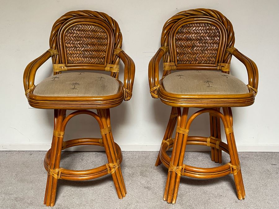 Pair Of Ratana Rattan Swivel Bar Stools 25H Seat [Photo 3]