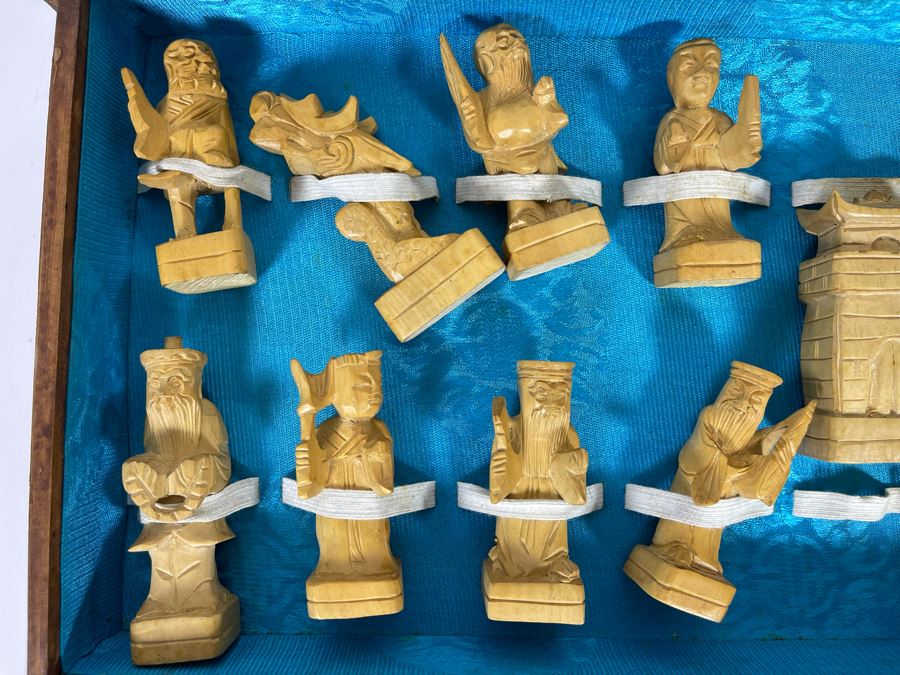 Custom Chinese Portable Chess Board With Individually Carved Scenes And Pieces 18W X 18D - See Photos [Photo 25]