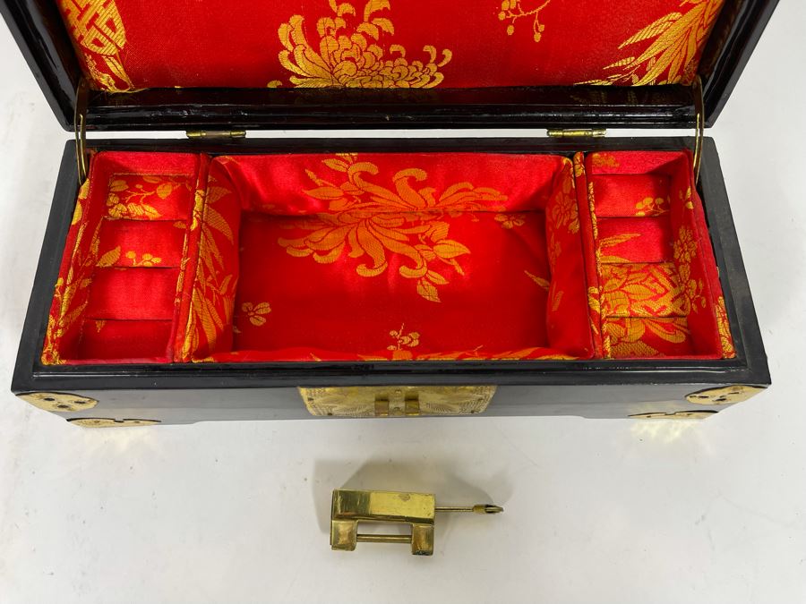 Vintage Chinese Lacquer Mother Of Pearl Inlay Jewelry Box With Brass Accents 10W X 4D X 3.5H [Photo 15]