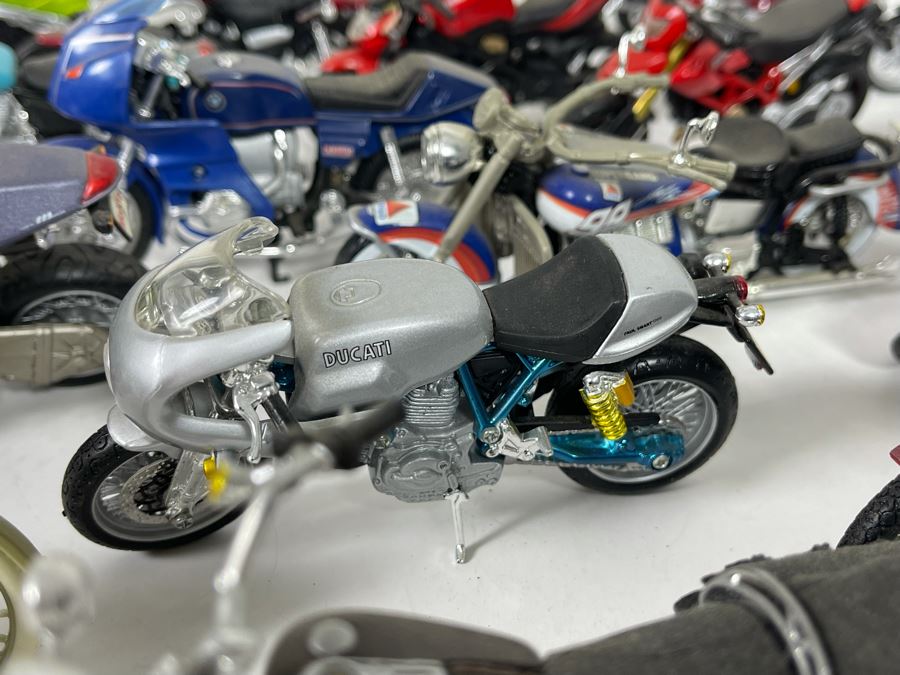 Collection Of Motorcycle Models [Photo 10]