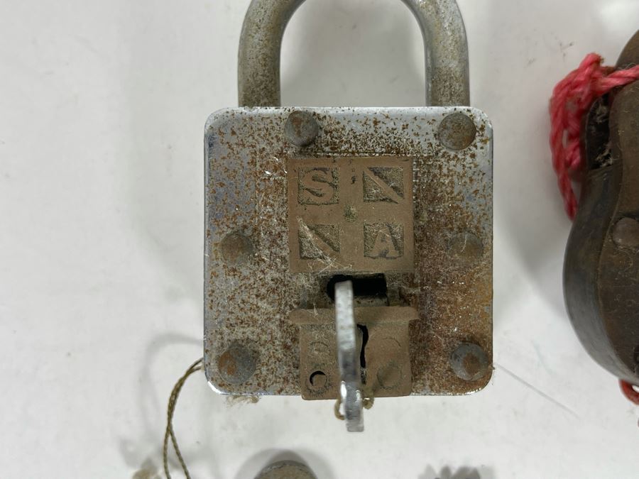 Pair Of Vintage Locks With Keys [Photo 3]
