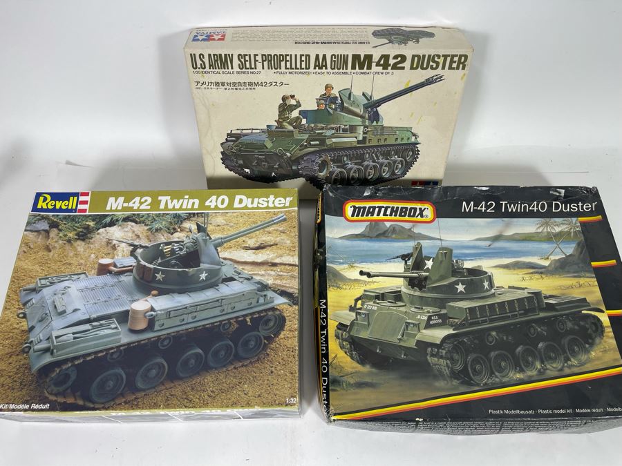 (3) New Old Stock M-42 Twin 40 Duster Tank Models [Photo 2]