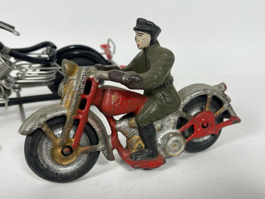Reproduction Cast Iron Motorcycle And Bent Wire Motorcycle  [Photo 4]