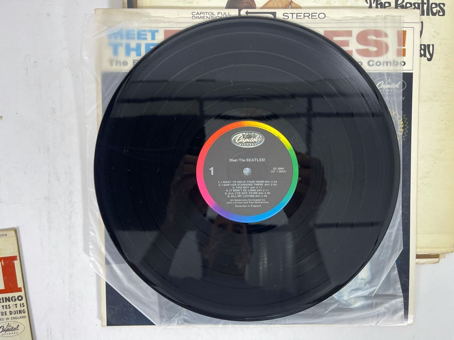 (4) The Beatles Vinyl Records [Photo 18]