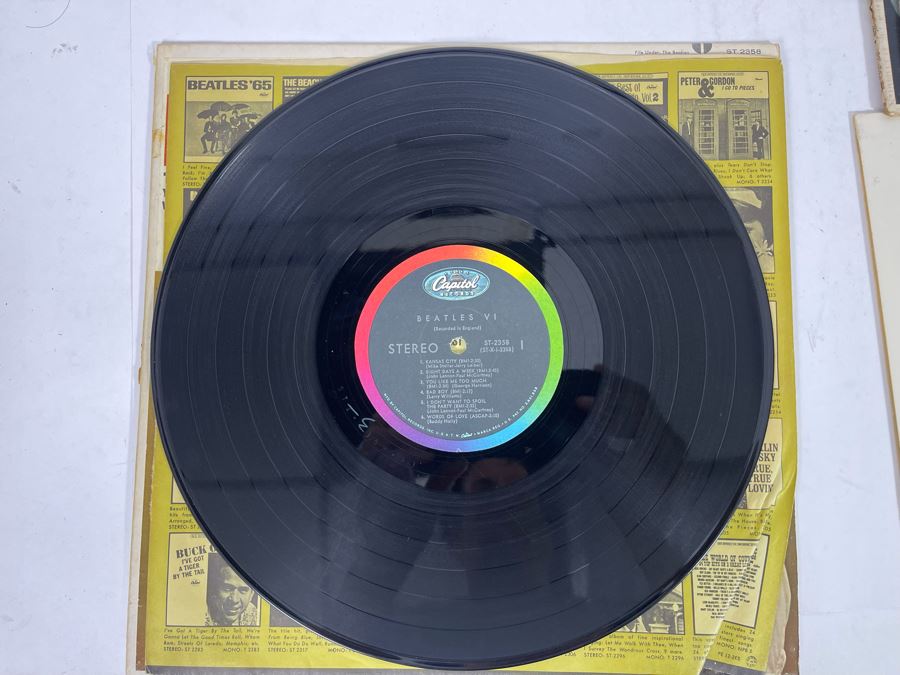 (4) The Beatles Vinyl Records [Photo 16]