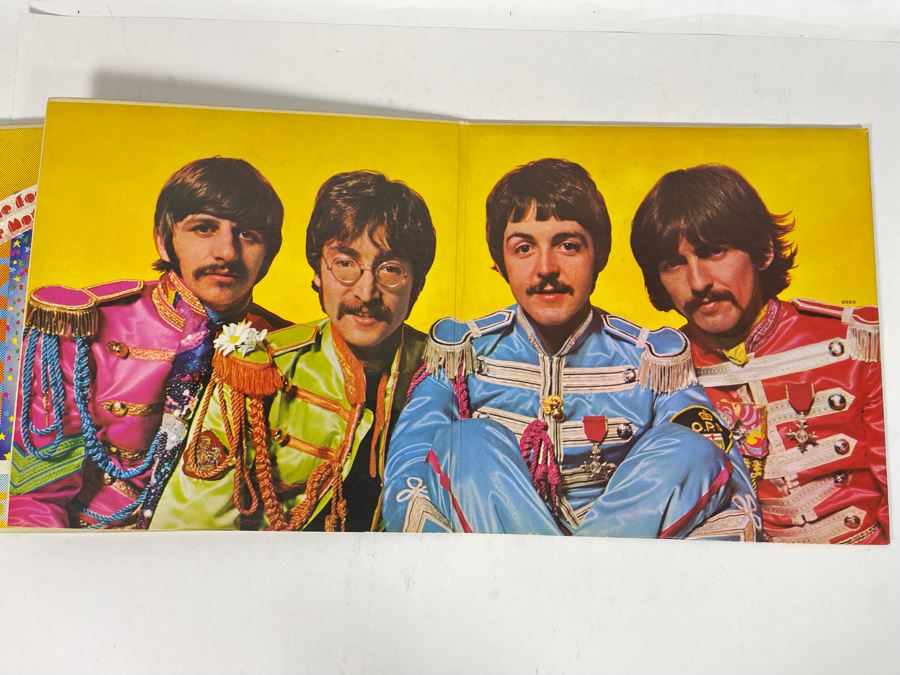 The Beatles Magical Mystery Tour SMAL-2835 And Sgt. Pepper’s Lonely Hearts Club Band SMAS-2653 Vinyl Records [Photo 16]