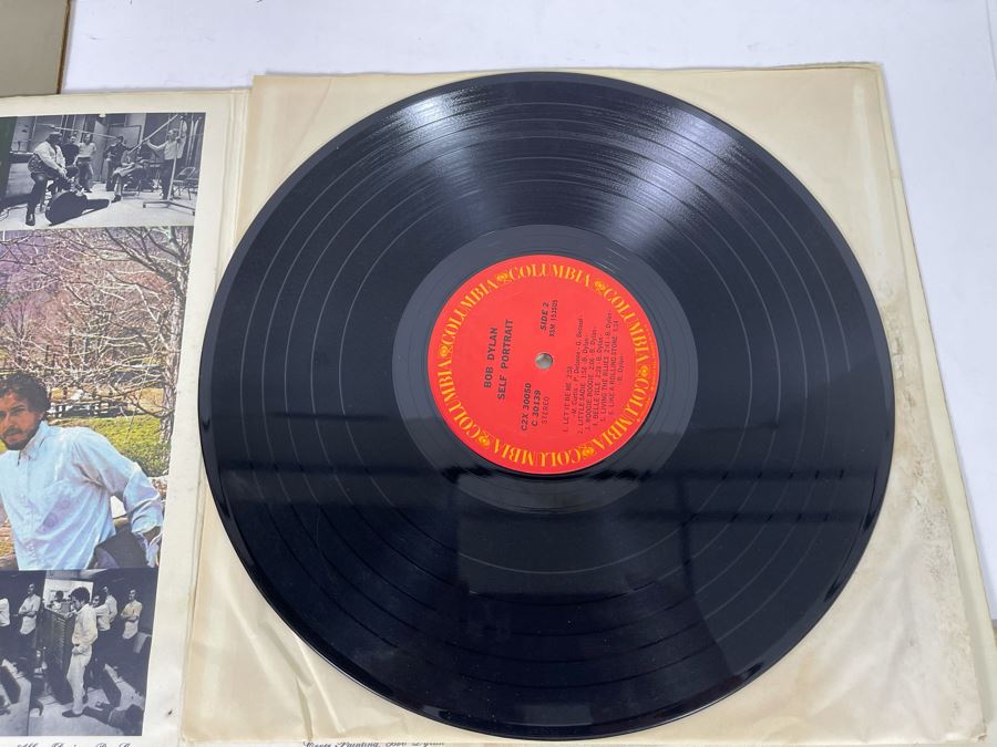 (4) Bob Dylan Vinyl Records [Photo 17]