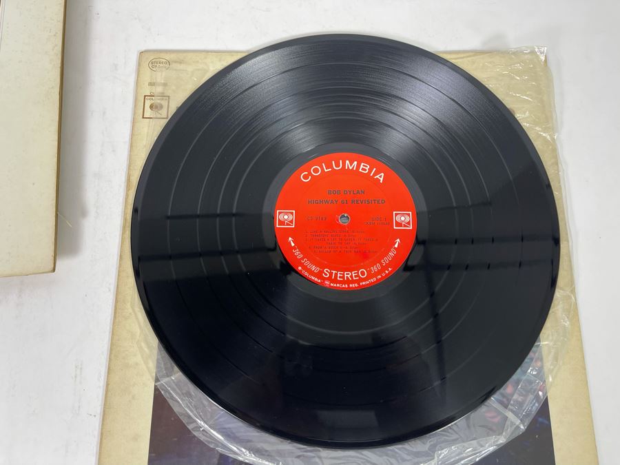 (4) Bob Dylan Vinyl Records [Photo 20]