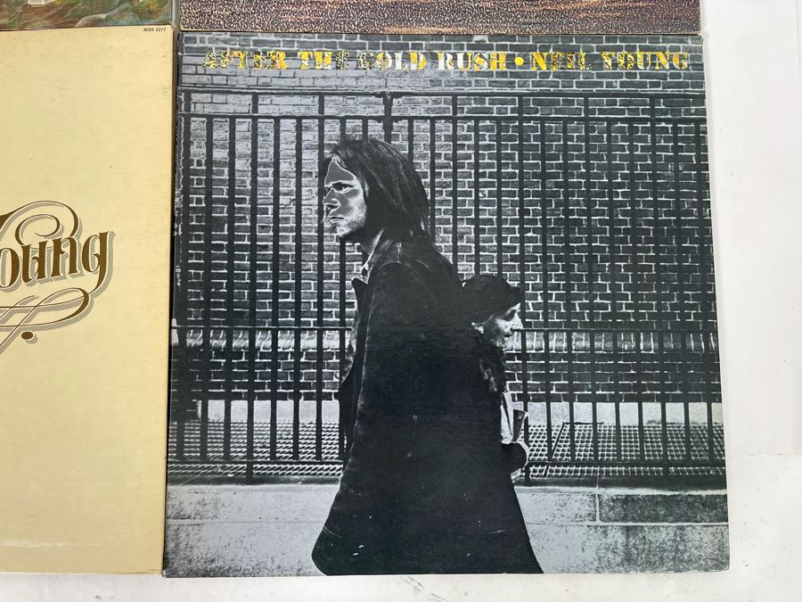 (4) Neil Young Vinyl Records [Photo 5]