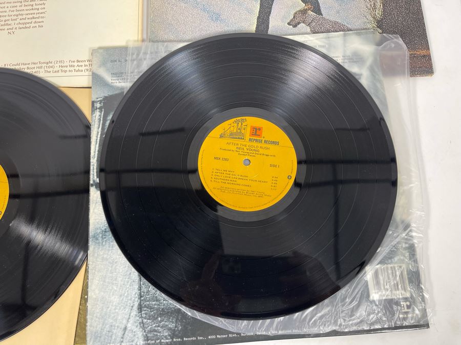 (4) Neil Young Vinyl Records [Photo 17]