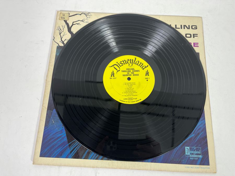 Disneyland Record Chilling, Thrilling Sounds Of The Haunted House Vinyl Record DQ-1257 [Photo 3]