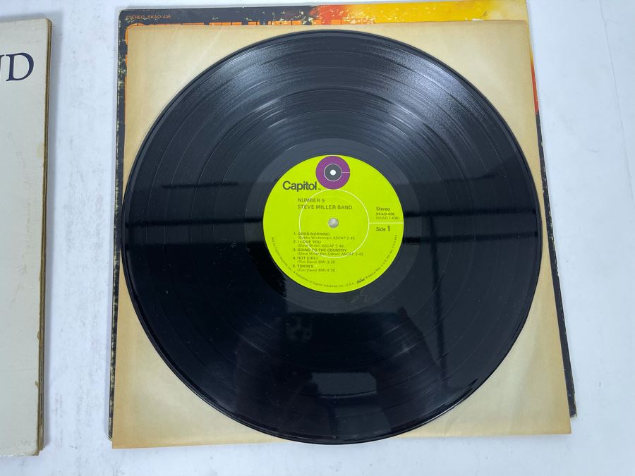 (2) Steve Miller Band Vinyl Records [Photo 13]