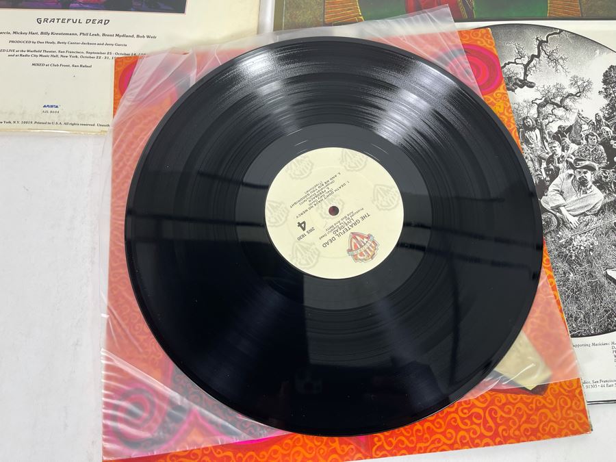 (4) Grateful Dead Vinyl Records [Photo 17]