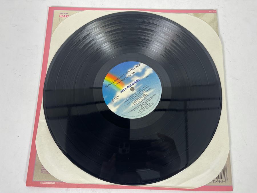 Olivia’s Greatest Hits Vol. 2 Vinyl Record [Photo 5]