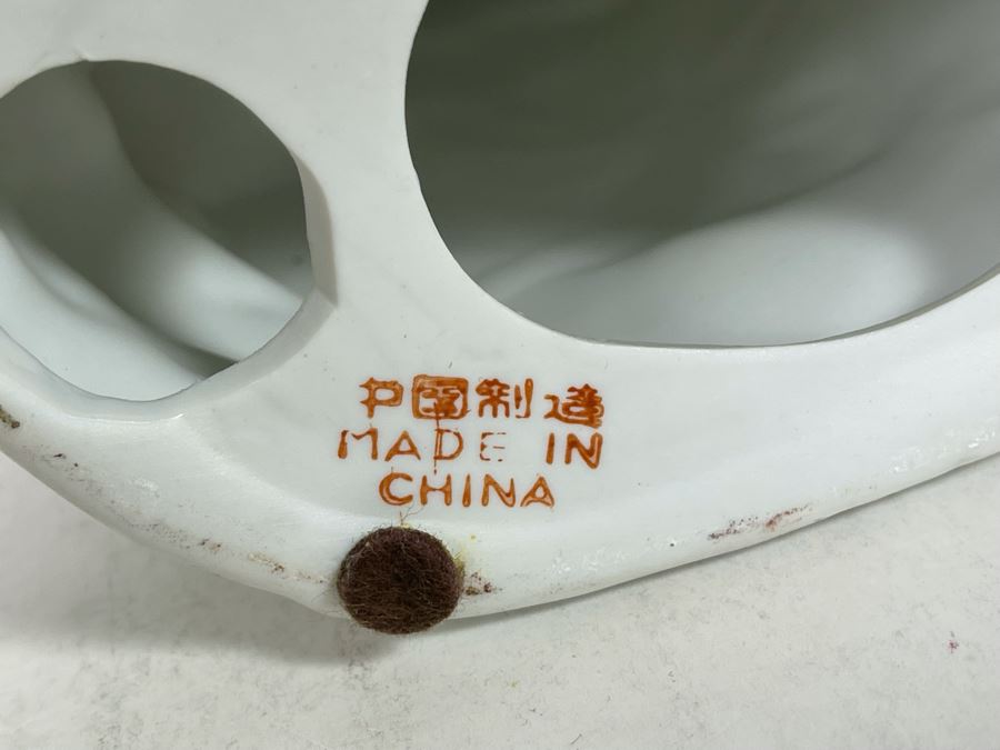 Chinese Porcelain Sitting Guan Yin Kuan Yin Statue 6W X 10H [Photo 13]