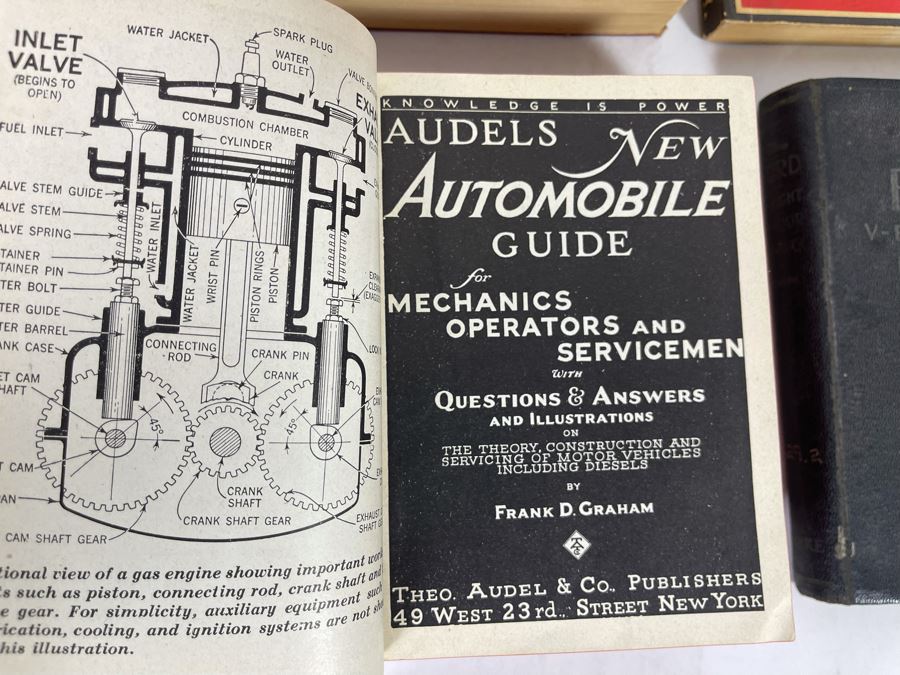 Various FORD Automobile Service Manuals And Books [Photo 4]