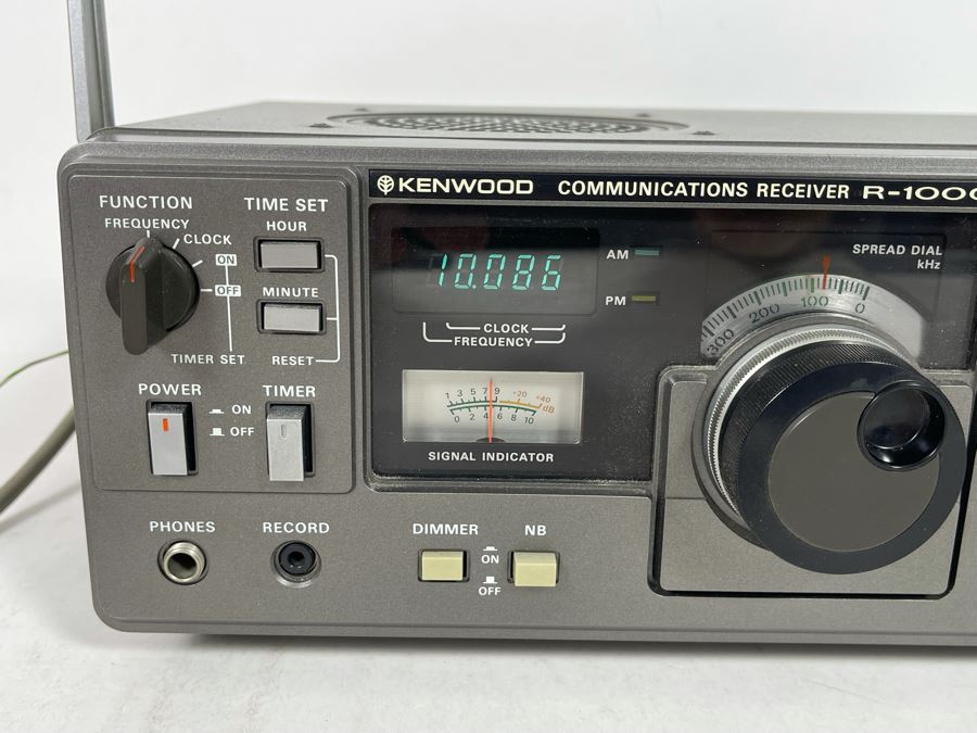 Kenwood Communications Receiver R-1000 12.5W X 8D X 5H [Photo 4]