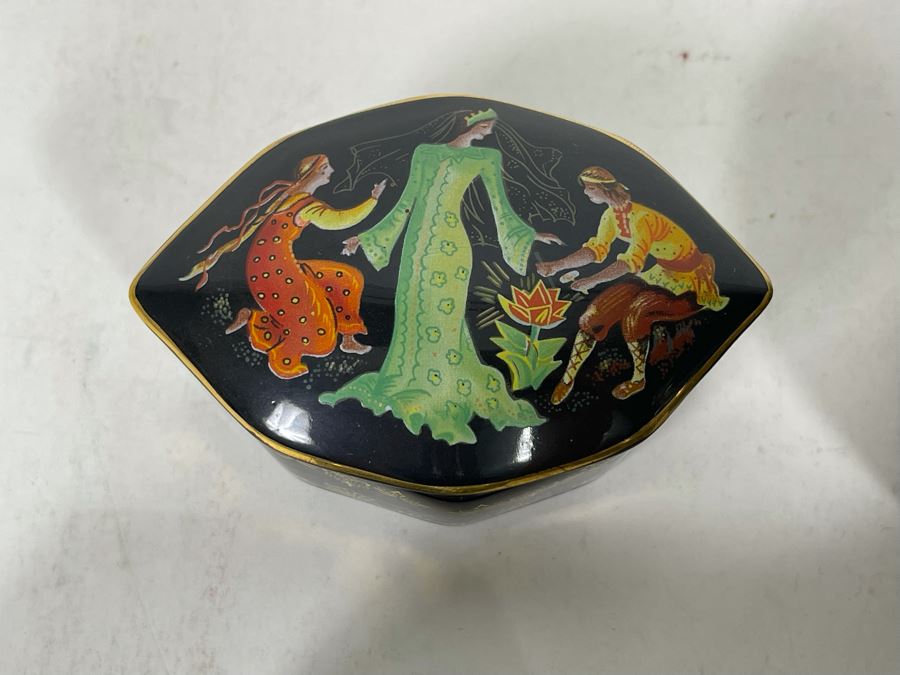 Collection Of Franklin Mint Porcelain Music Boxes [Photo 14]