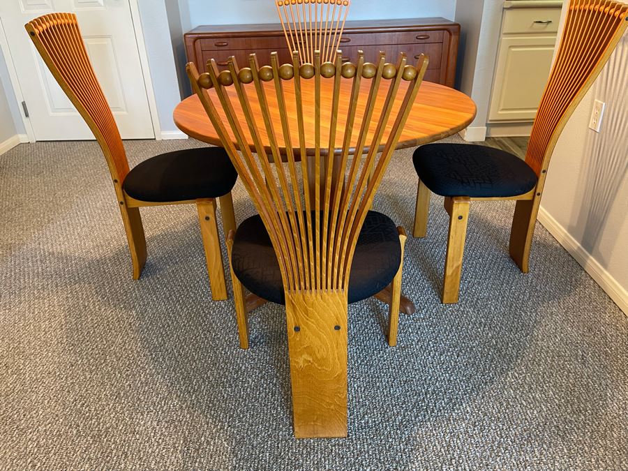 Set Of Four Norwegian TOTEM Dining Chairs By Torstein Nilsen For Westnofa Furniture And Teak Pedestal Dining Table By Sun Cabinet Co 41.5R X 28H [Photo 17]