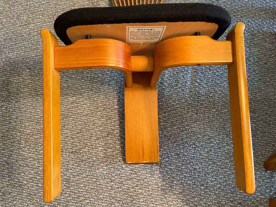 Set Of Four Norwegian TOTEM Dining Chairs By Torstein Nilsen For Westnofa Furniture And Teak Pedestal Dining Table By Sun Cabinet Co 41.5R X 28H [Photo 21]