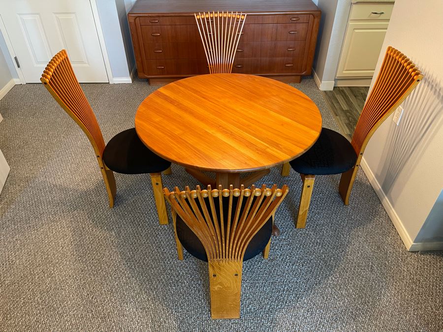 Set Of Four Norwegian TOTEM Dining Chairs By Torstein Nilsen For Westnofa Furniture And Teak Pedestal Dining Table By Sun Cabinet Co 41.5R X 28H [Photo 15]