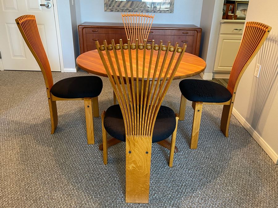 Set Of Four Norwegian TOTEM Dining Chairs By Torstein Nilsen For Westnofa Furniture And Teak Pedestal Dining Table By Sun Cabinet Co 41.5R X 28H [Photo 4]