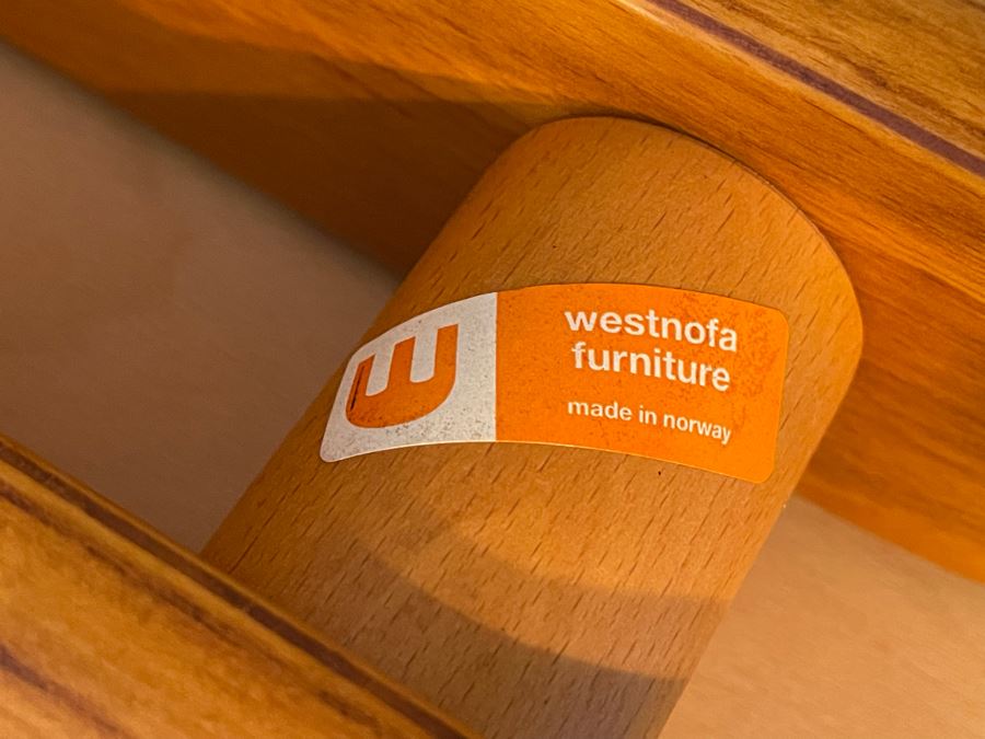 Set Of Four Norwegian TOTEM Dining Chairs By Torstein Nilsen For Westnofa Furniture And Teak Pedestal Dining Table By Sun Cabinet Co 41.5R X 28H [Photo 20]