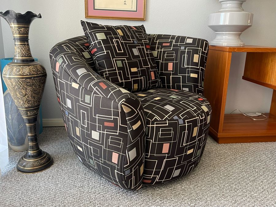 Lazar Industries Mid-Century Modern Style Armchair 37W X 36D X 31H [Photo 4]